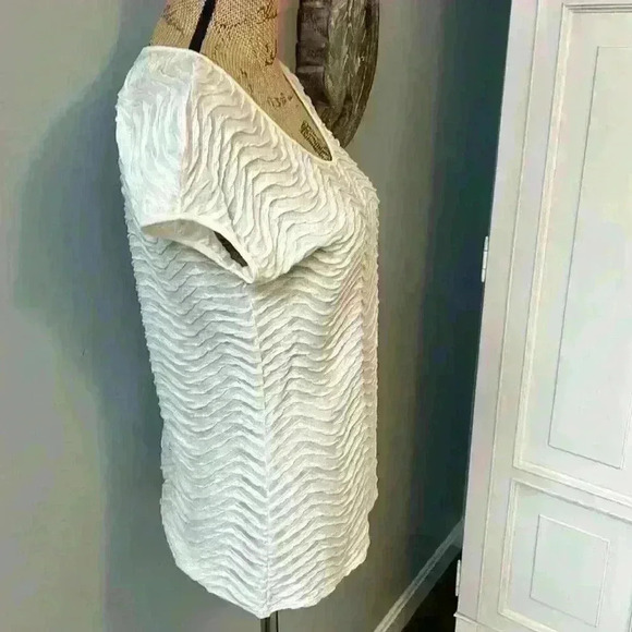 Armani Collezioni size 48 ivory top - Picture 2 of 6